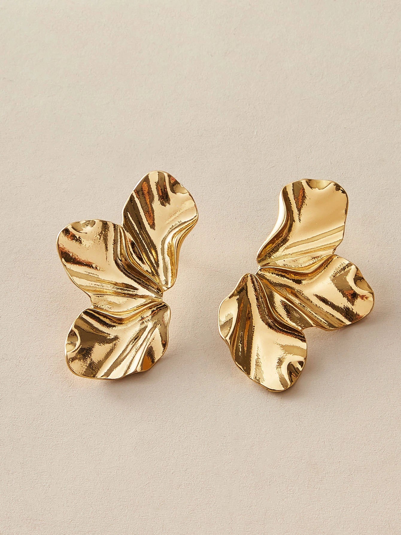 Belle Flower Stud Earrings shein