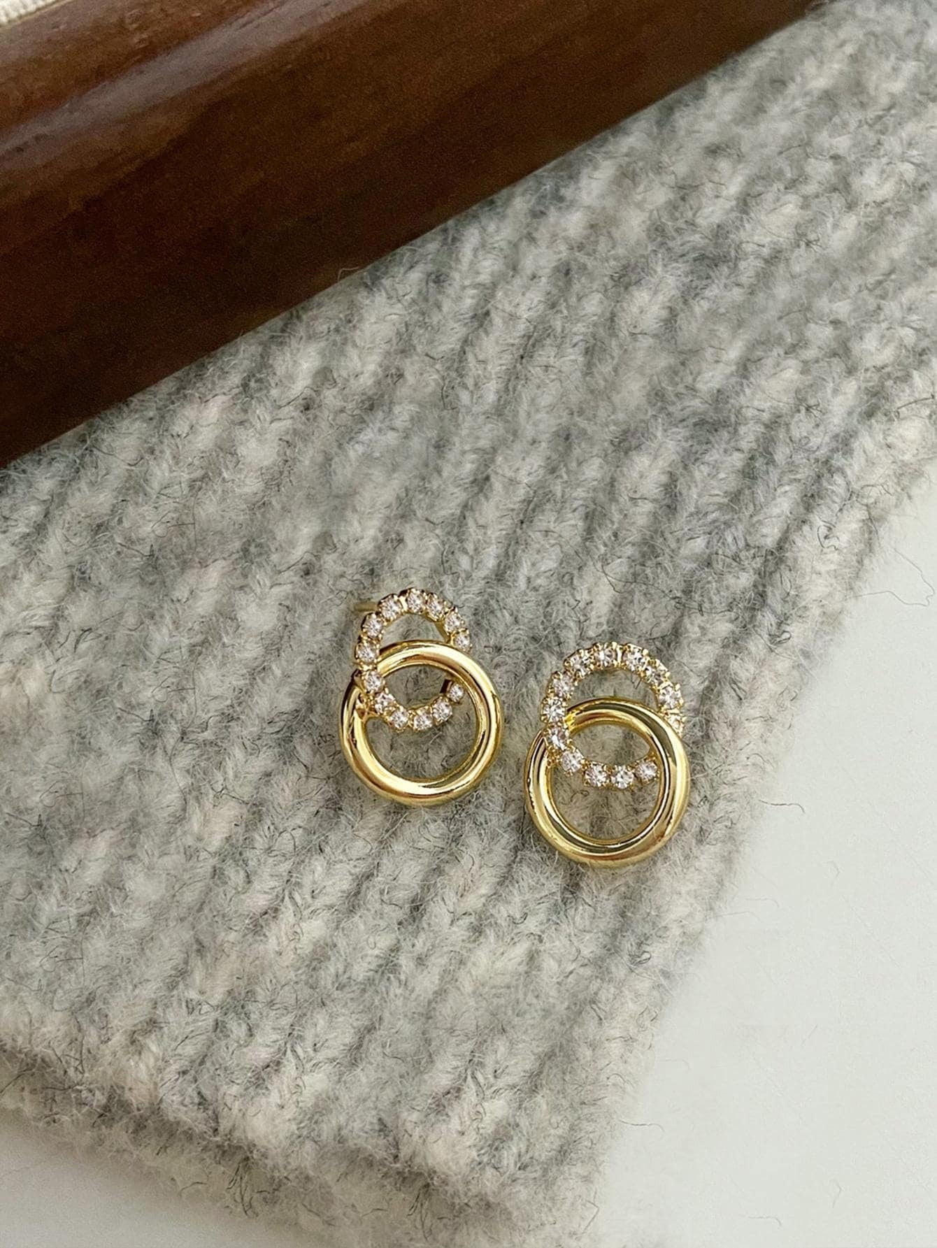 Rhinestone Decor Stud Earrings shein