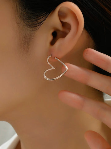 Heart Design Cuff Hoop Earrings shein