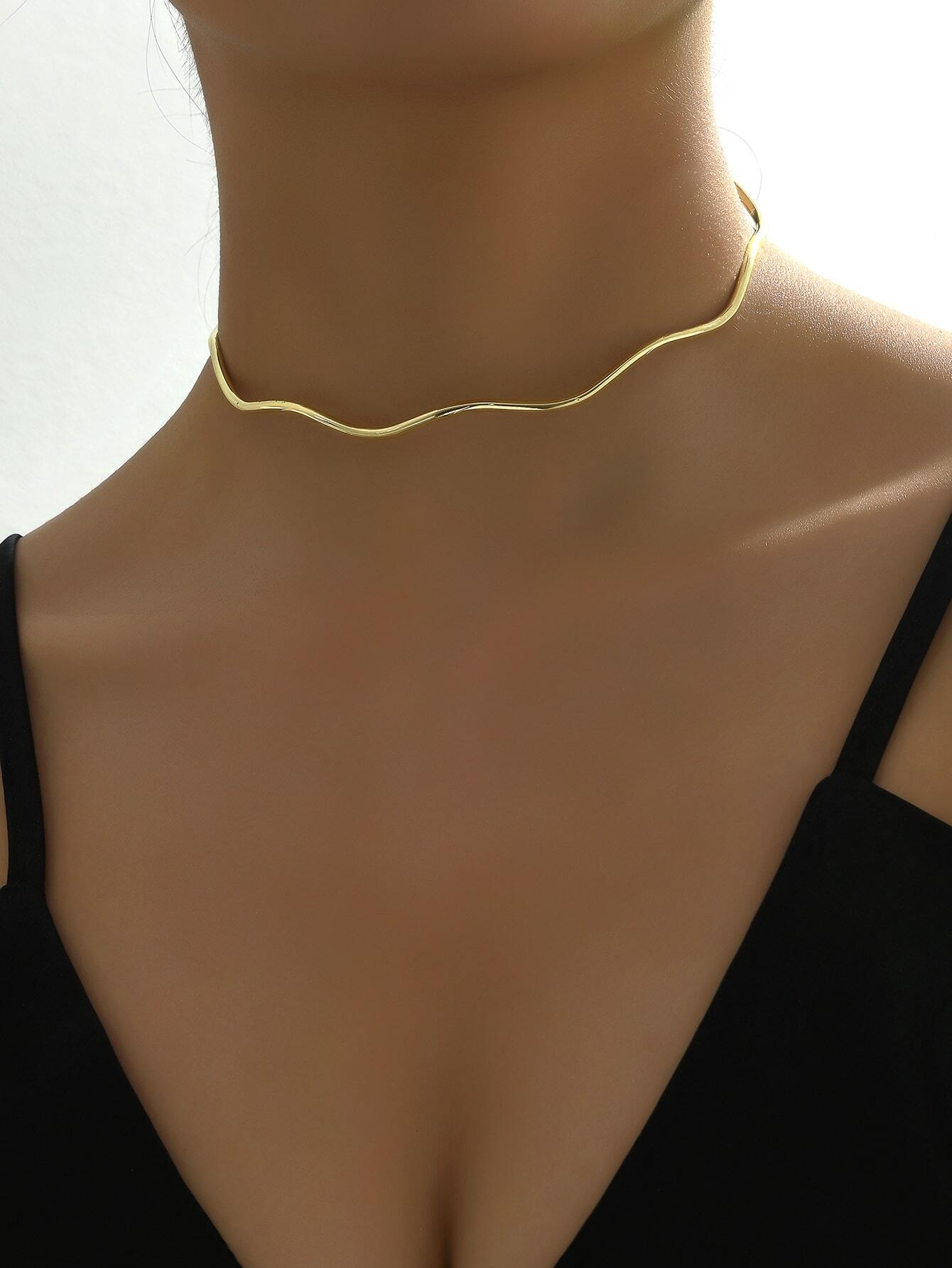 Single European And American Style Ins Minimalist Wave-Shaped Choker shein