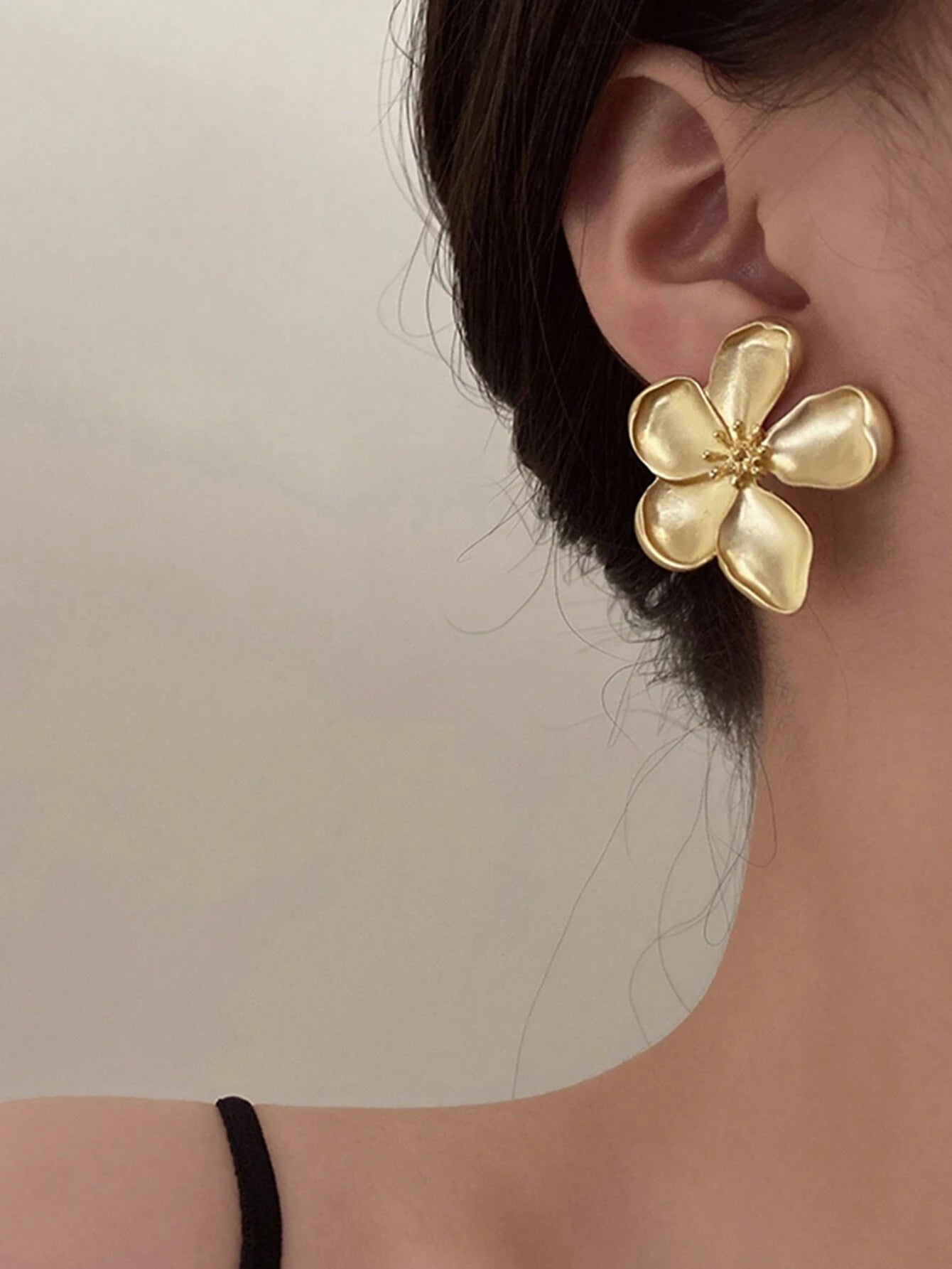 1pair Exaggerated European & American Style Metal Flower Stud Earrings shein