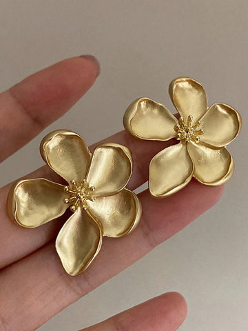 1pair Exaggerated European & American Style Metal Flower Stud Earrings shein