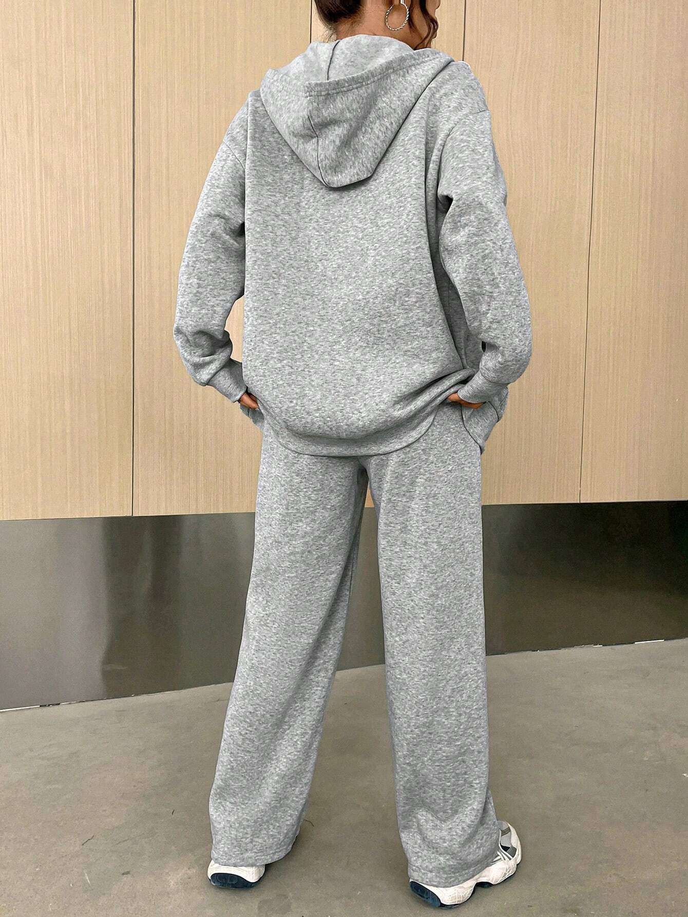 EZwear Zip Up Drop Shoulder Sweatshirt & Drawstring Waist Sweatpants shein