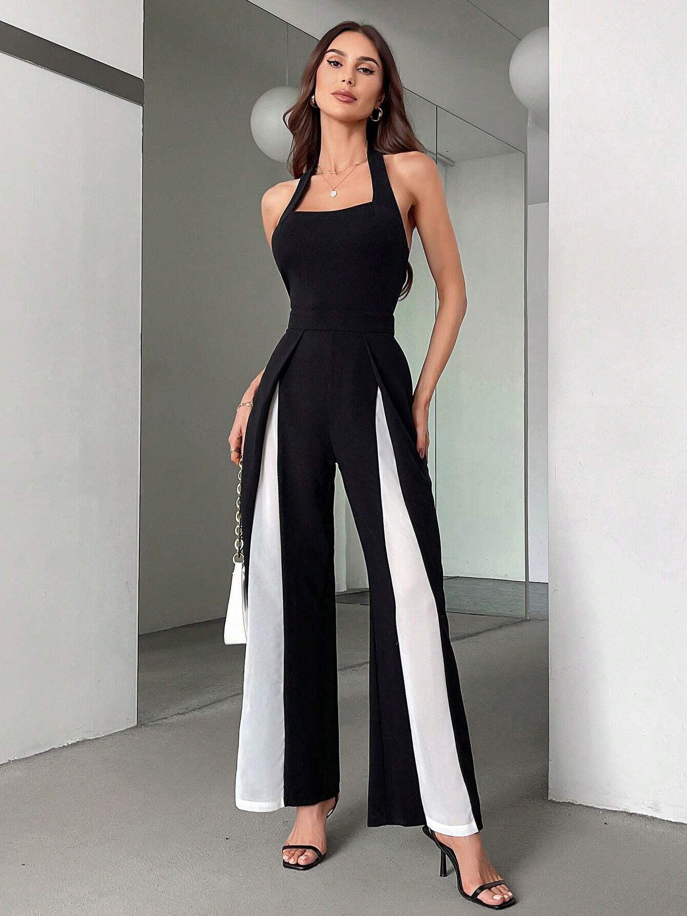 Privé Women's Halterneck Black And White Contrasting Color Patchwork Loose Commuting Simple Wide-Leg Jumpsuit shein