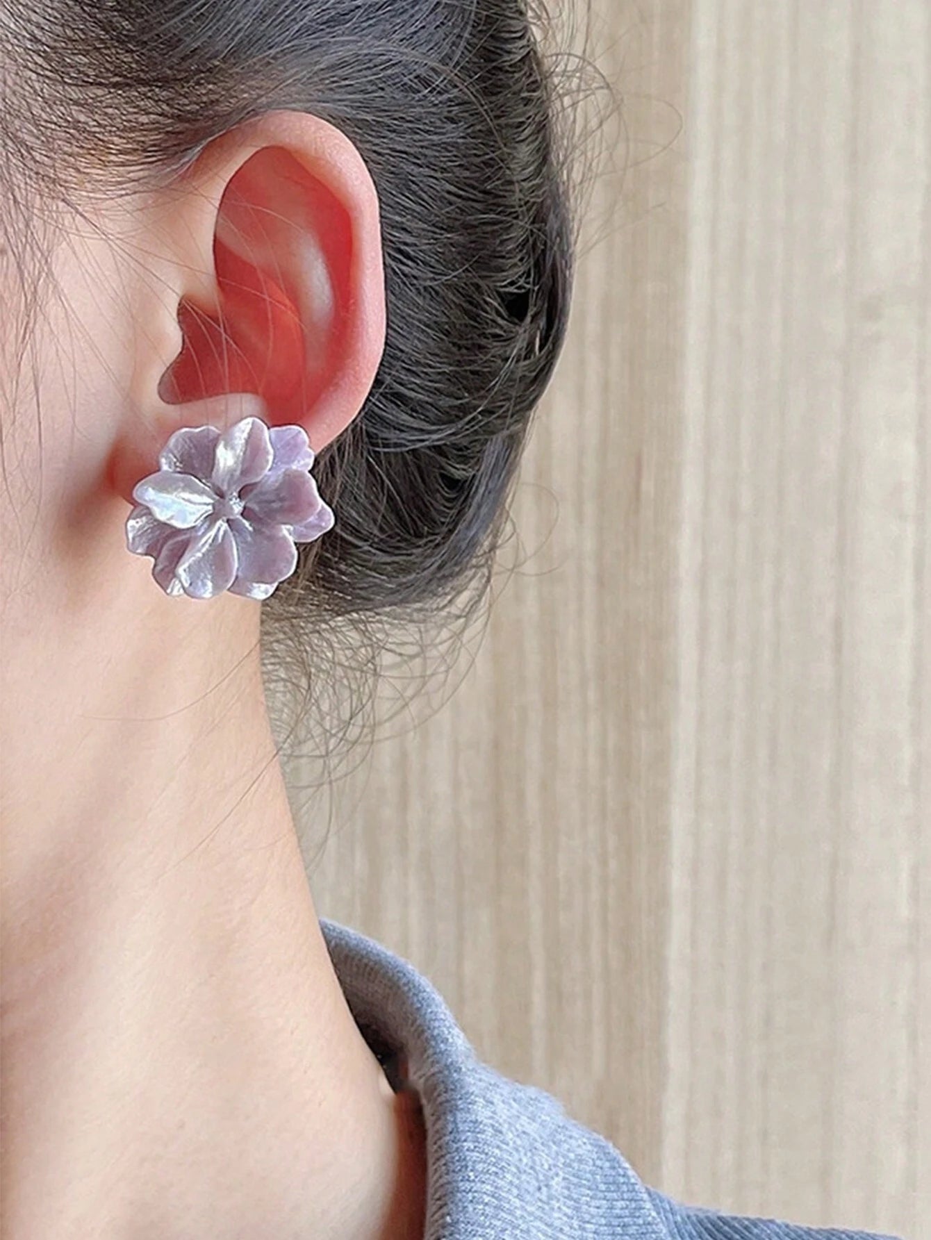 Flower Design Stud Earrings shein