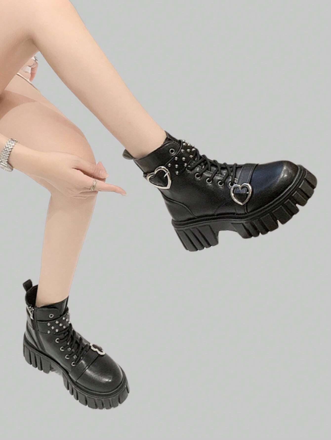 ROMWE Kawaii Heart Buckle Decor Boots shein