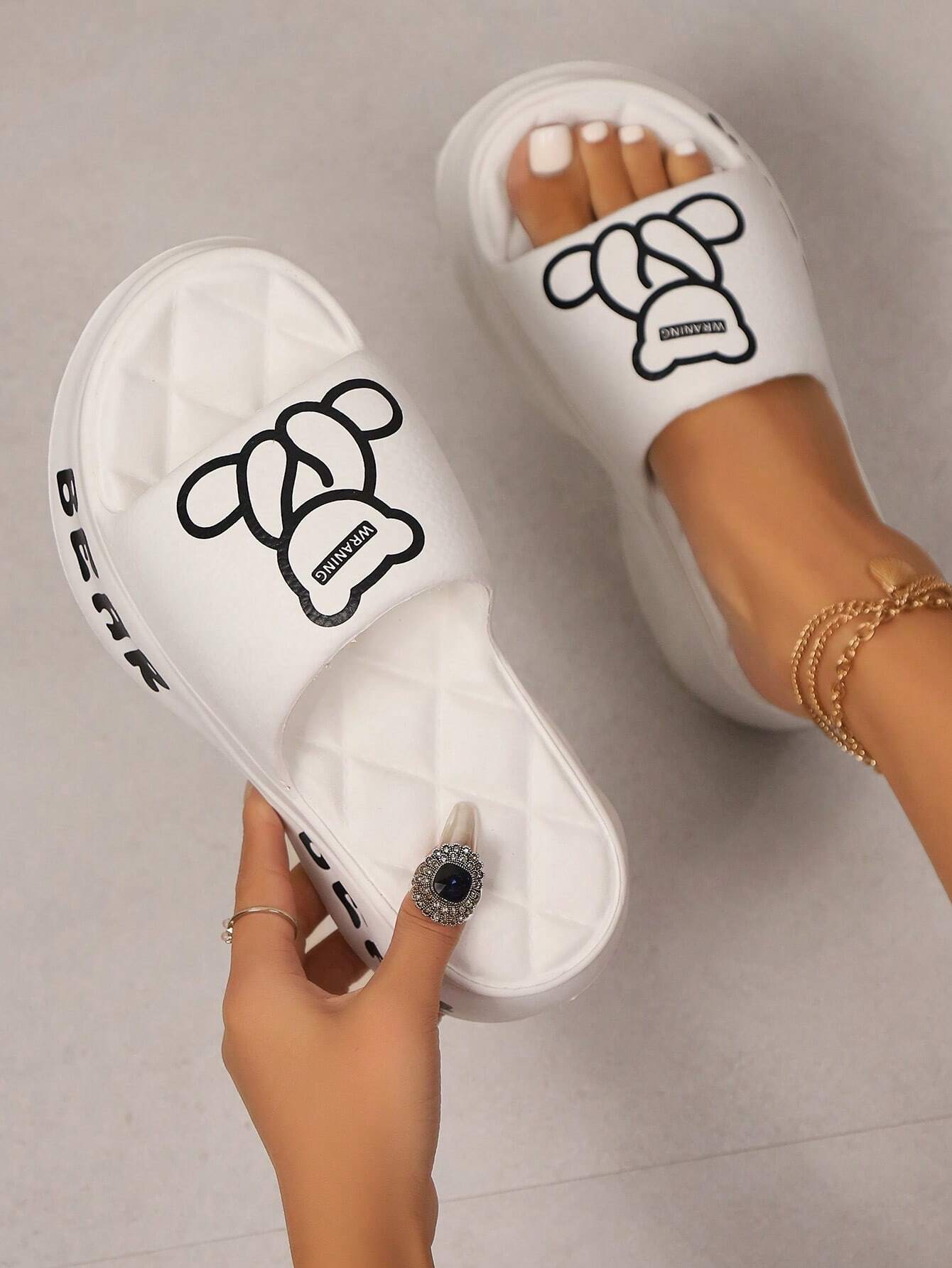 Fashion Women's Cute Cartoon Bear Printed EVA Rubber Integrated Molded Casual Open Toe High Heel Slippers shein