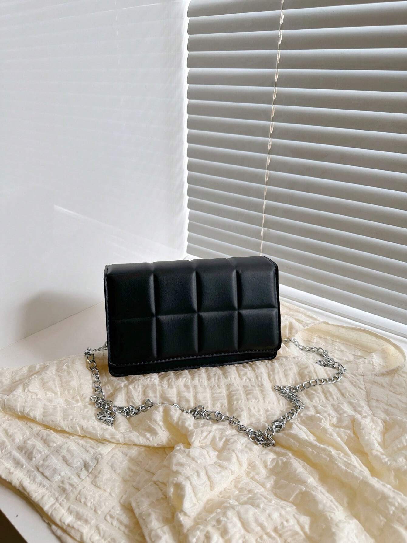 Simple And Stylish Small Square Bag shein