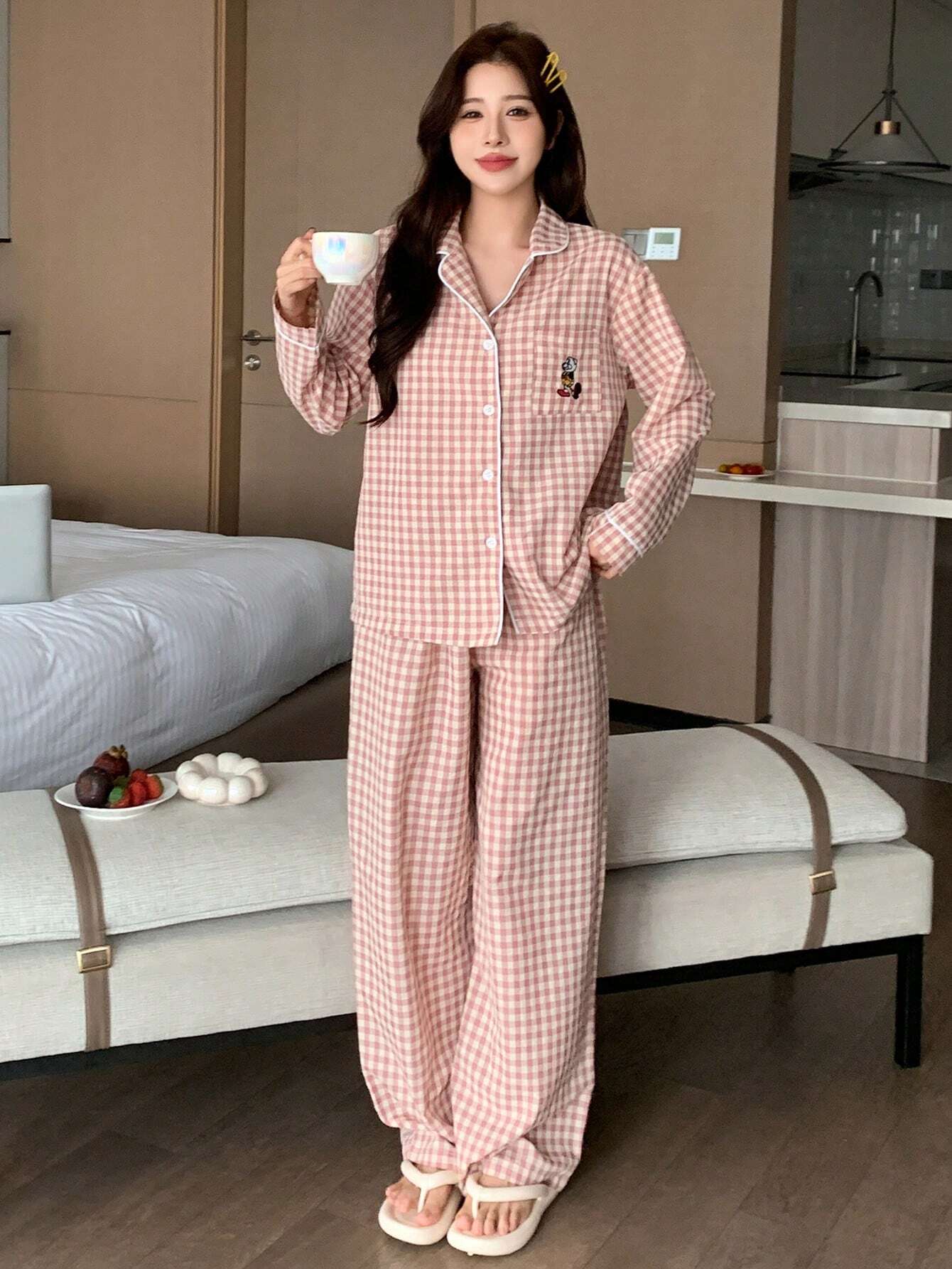 DAZY 2pcs Women's Plaid Embroidered Cartoon Print Loose Long Sleeve Top And Pants Pajama Set shein