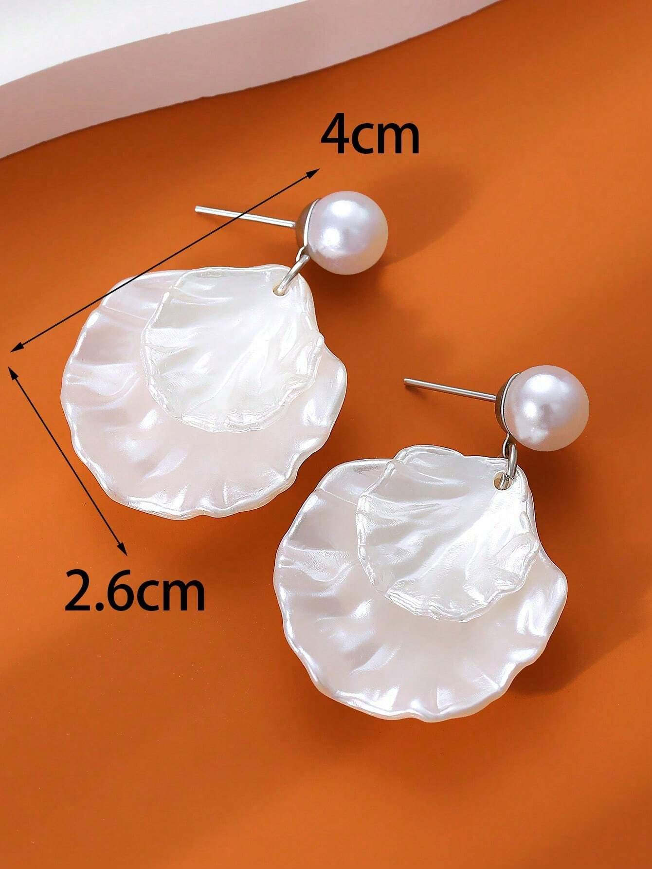 1 Pair Sweet Shell & Pearl Pendant Earrings For Women shein