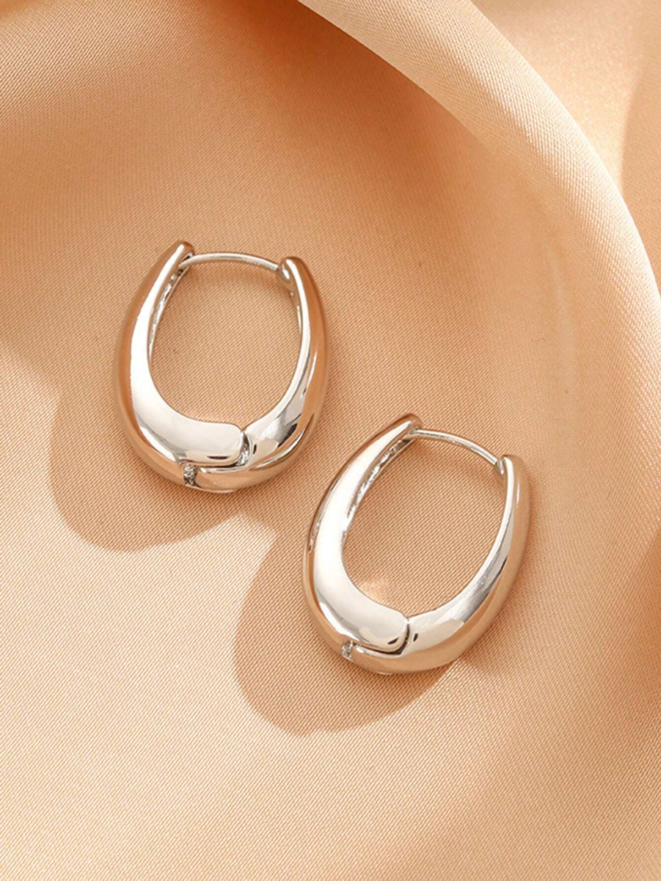 1pair Elegant Ellipse Shaped Hollow Out Teardrop Stud Earrings shein