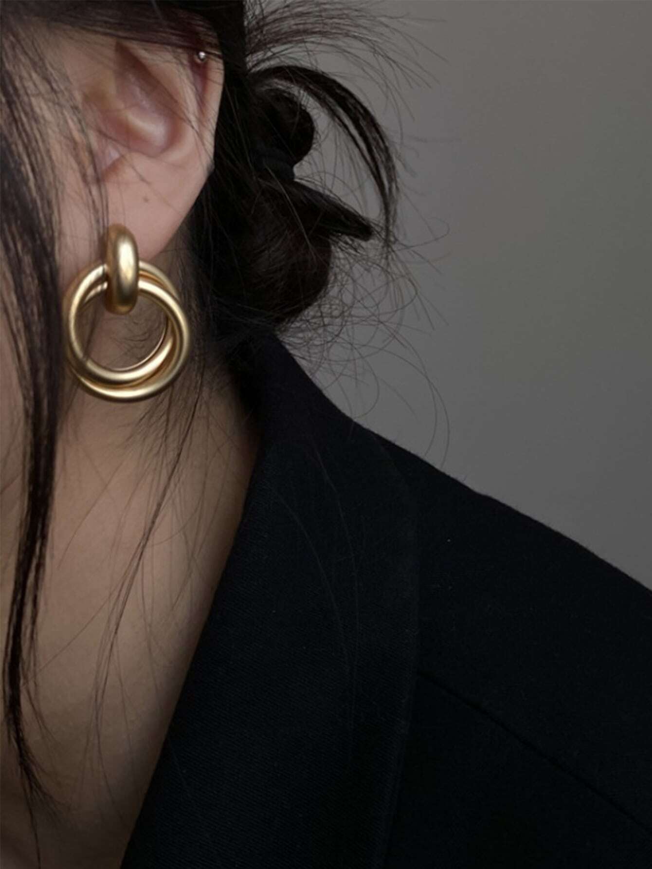 One Piece Of Exaggerated Circle Earrings For Women shein