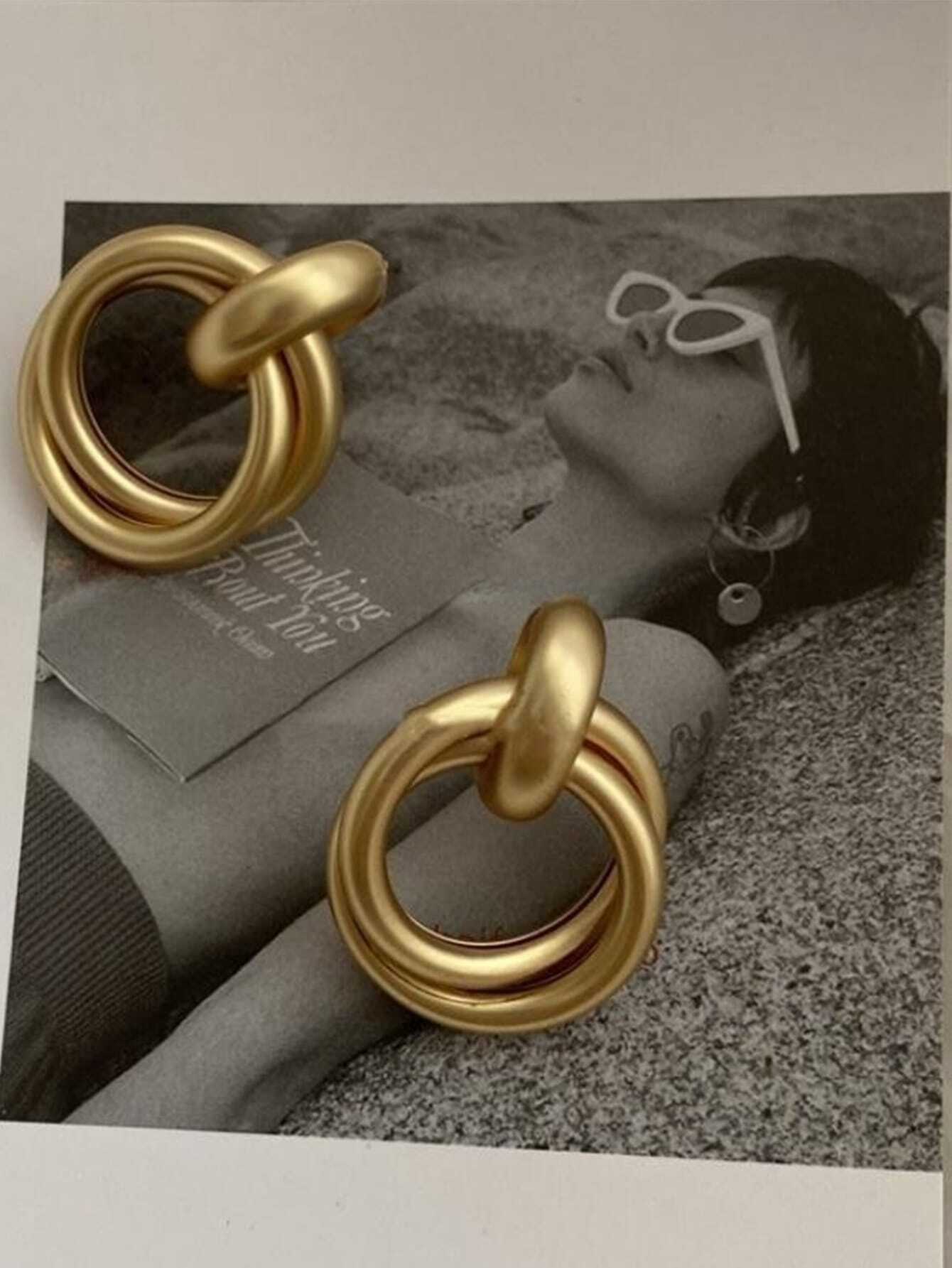 One Piece Of Exaggerated Circle Earrings For Women shein