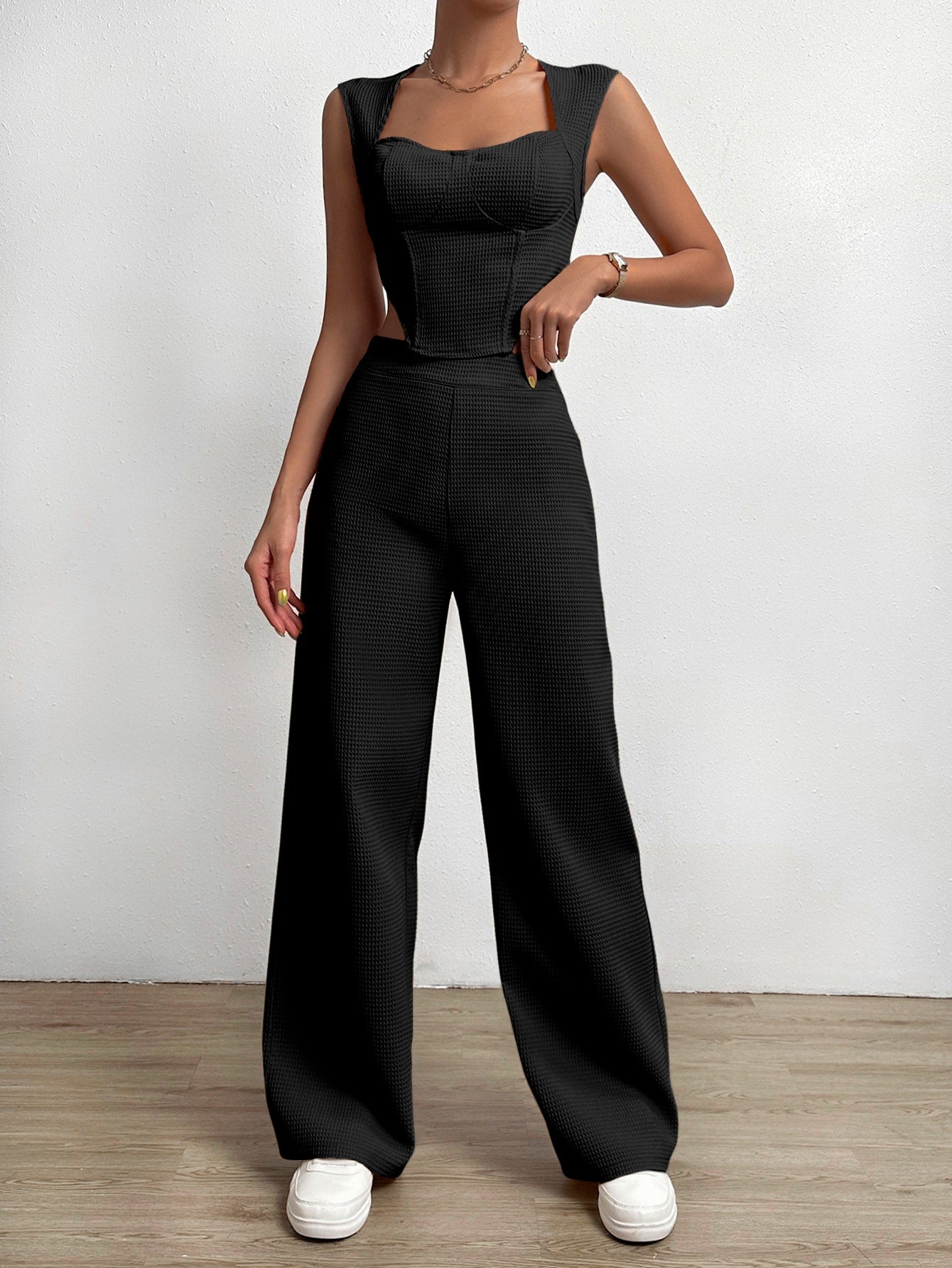 Solid Asymmetrical Hem Tank Top & Wide Leg Pants shein