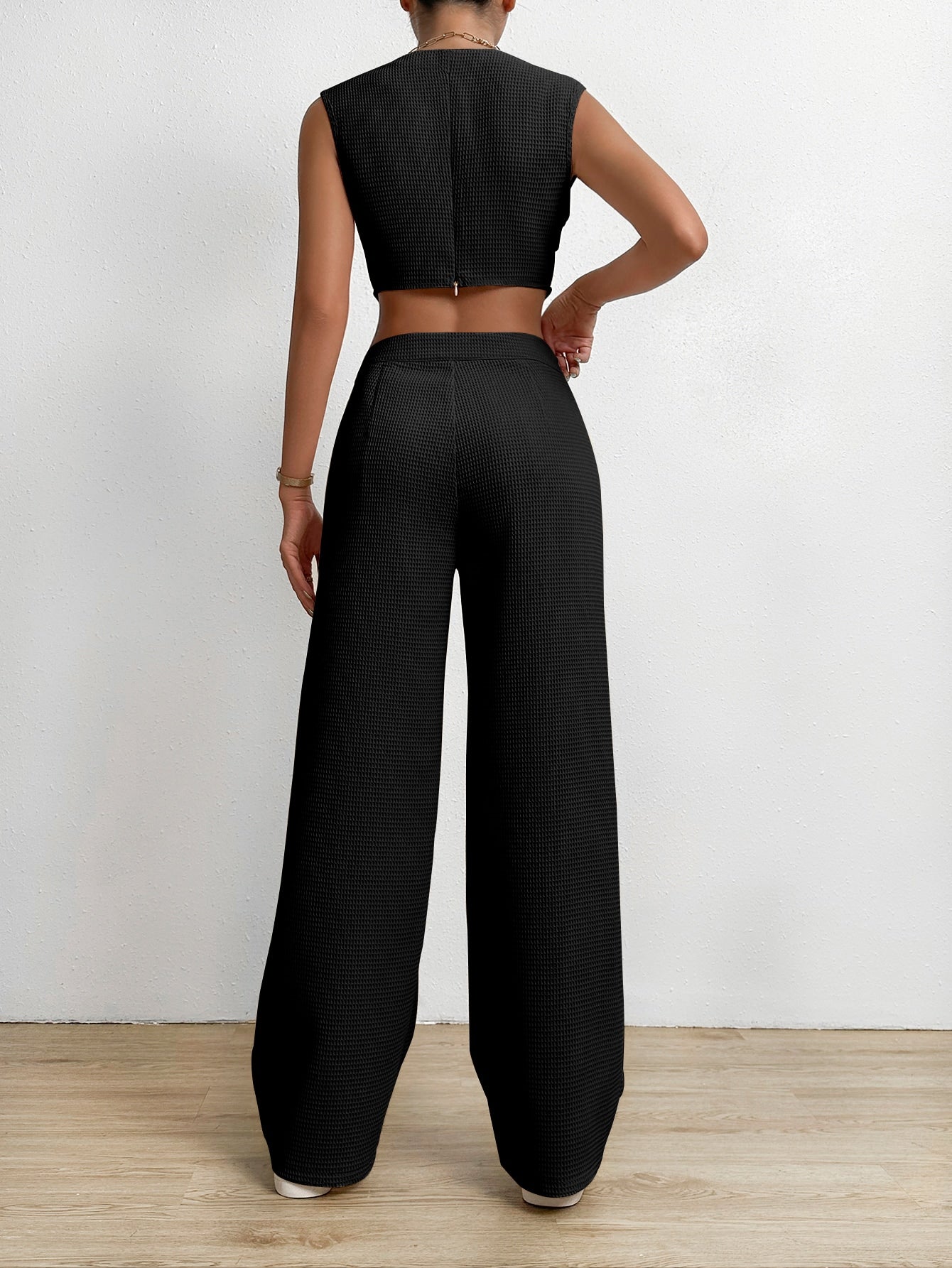 Solid Asymmetrical Hem Tank Top & Wide Leg Pants shein