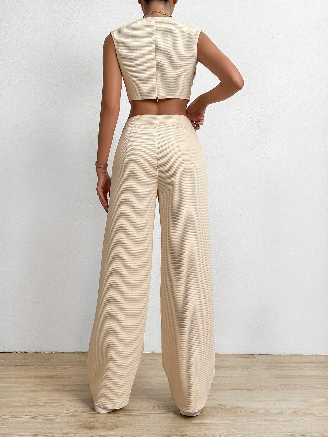 Solid Asymmetrical Hem Tank Top & Wide Leg Pants shein