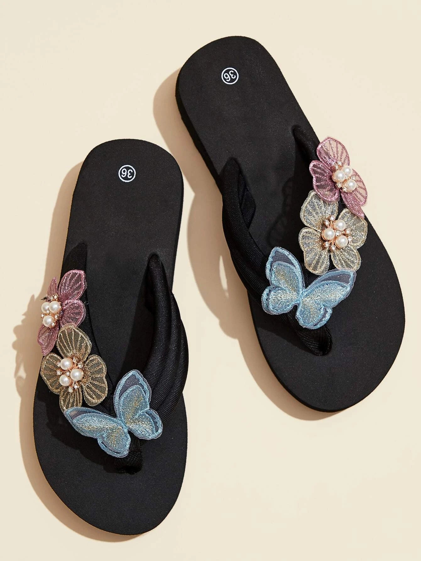 Women Artificial Pearl & Butterfly Decor Flip Flops shein