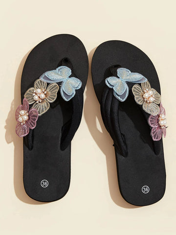 Women Artificial Pearl & Butterfly Decor Flip Flops shein