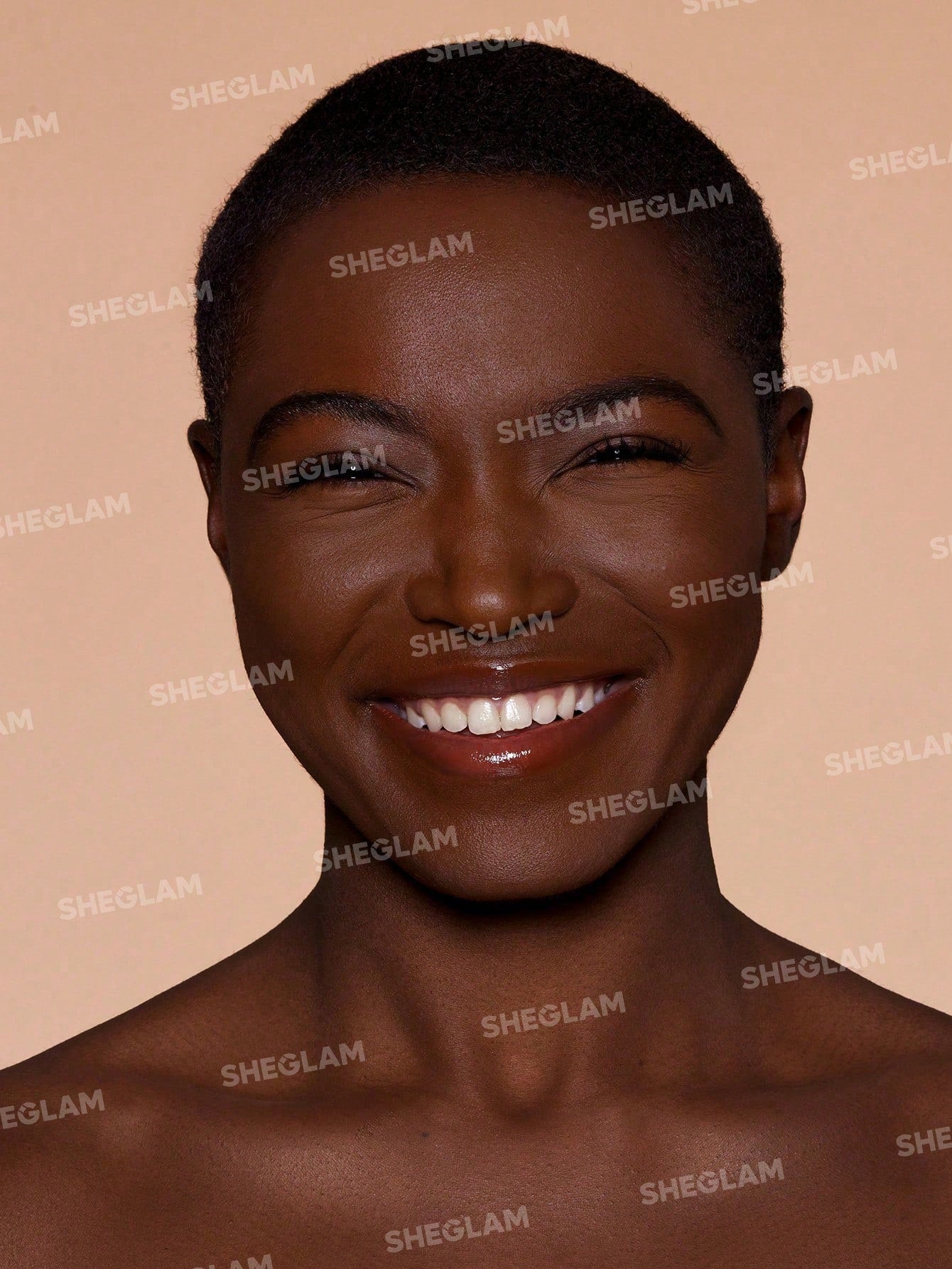 Skin-Focus High Coverage Powder Foundation-Dark Clove SHEGLAM